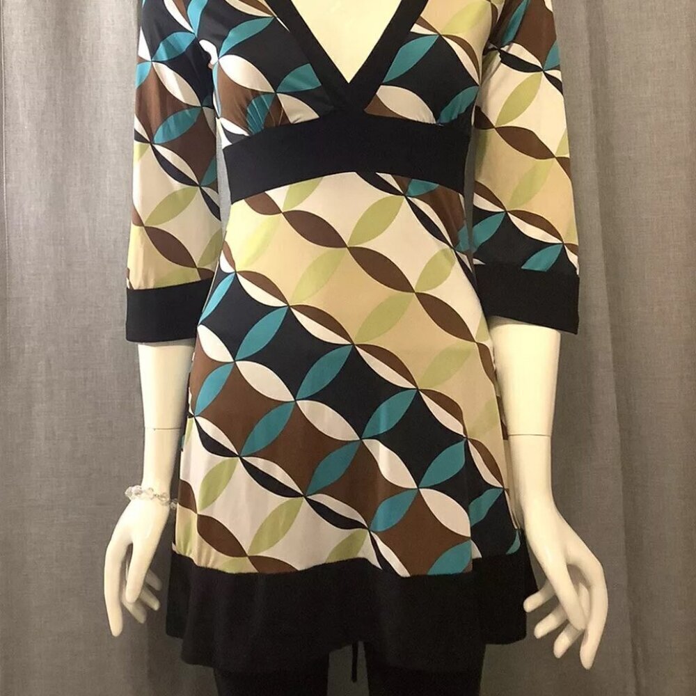 Sirens Abstract Dress - Picture 10 of 10